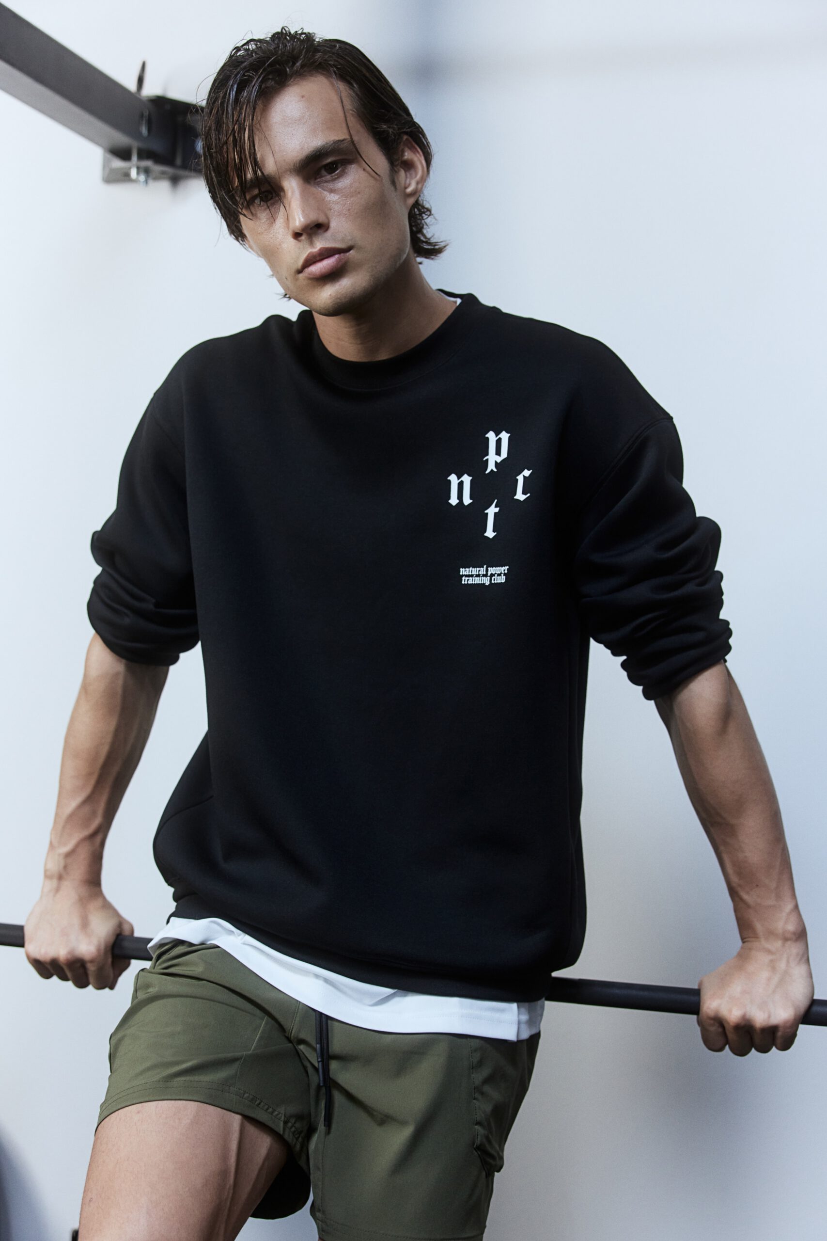 loose fit activewear sweater with drymove™