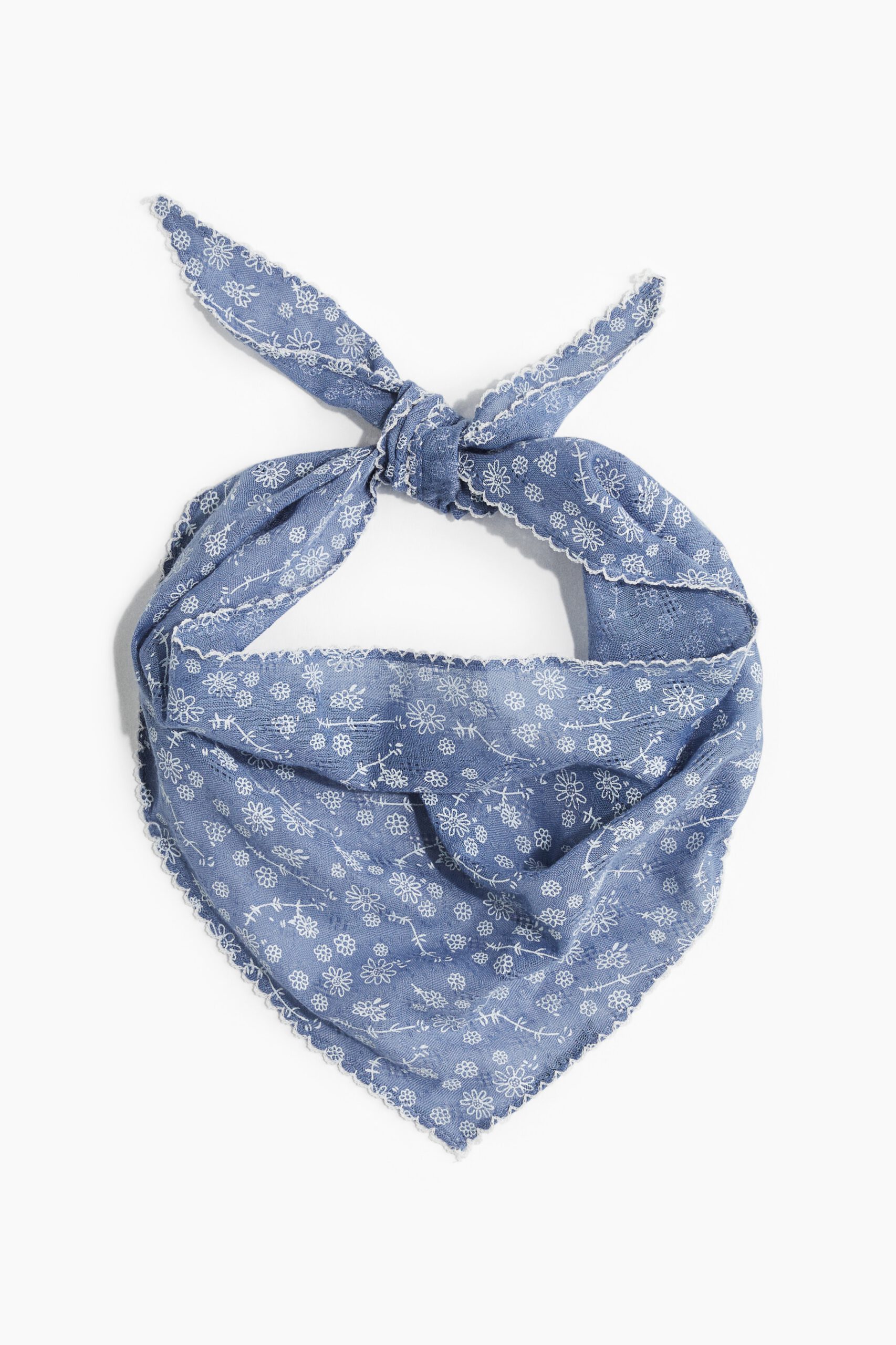 scalloped triangle scarf