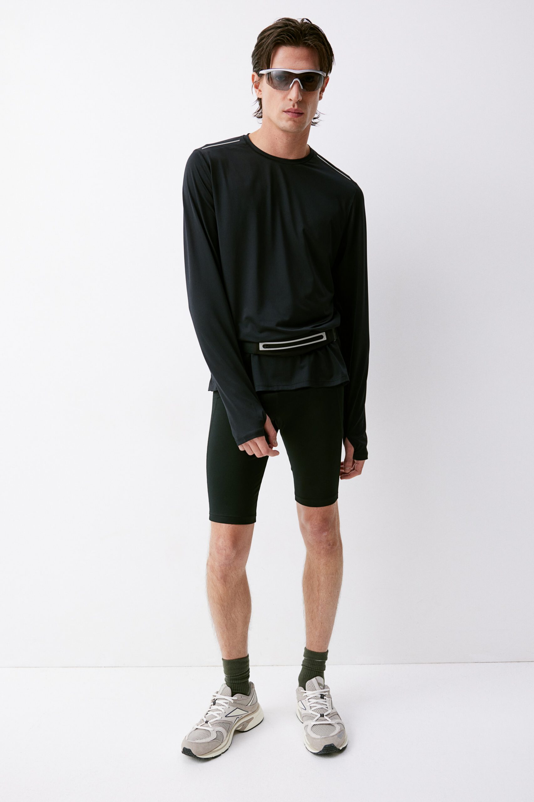 regular fit lightweight running top with drymove™