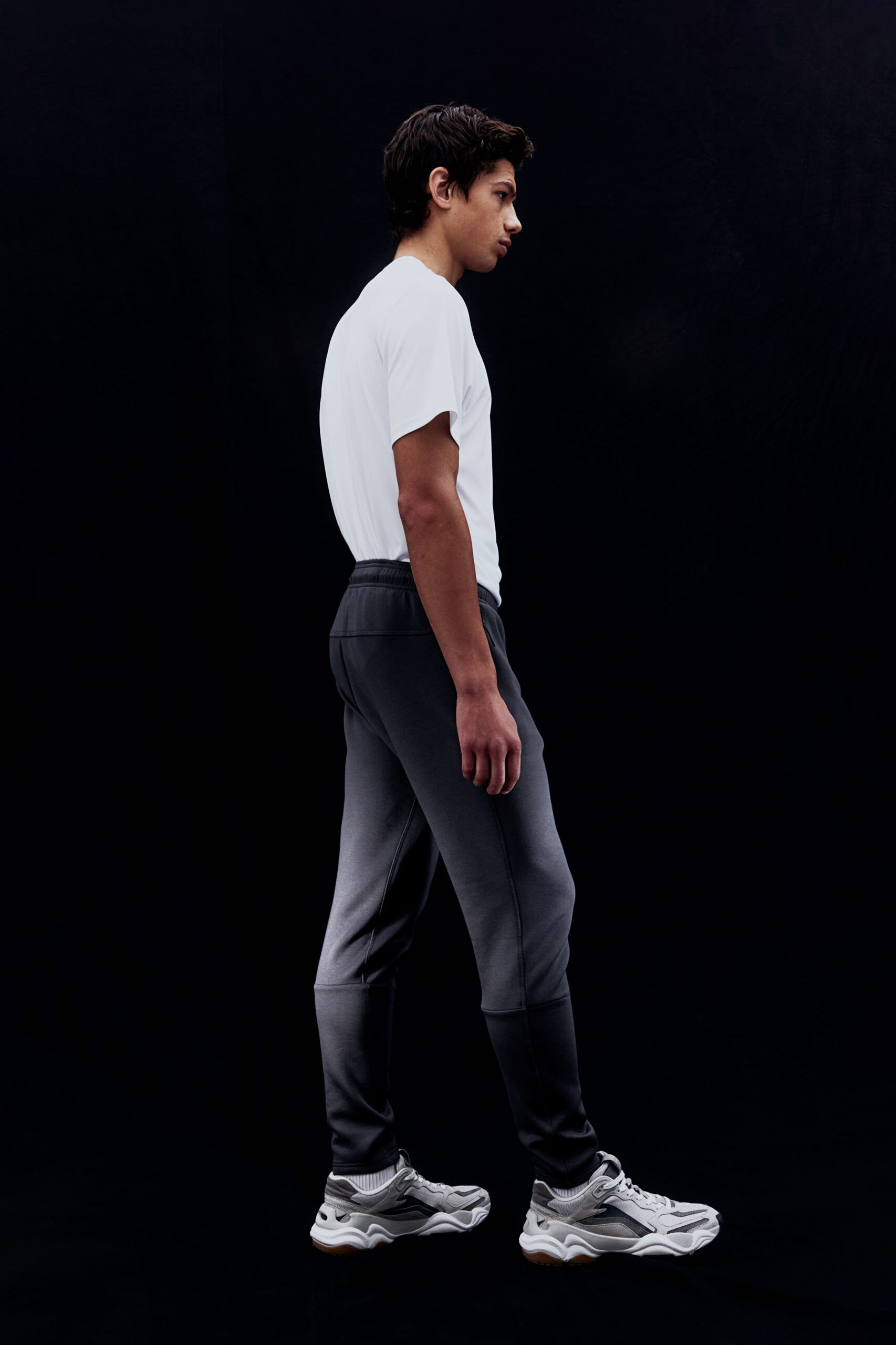 slim fit activewear joggers with drymove™