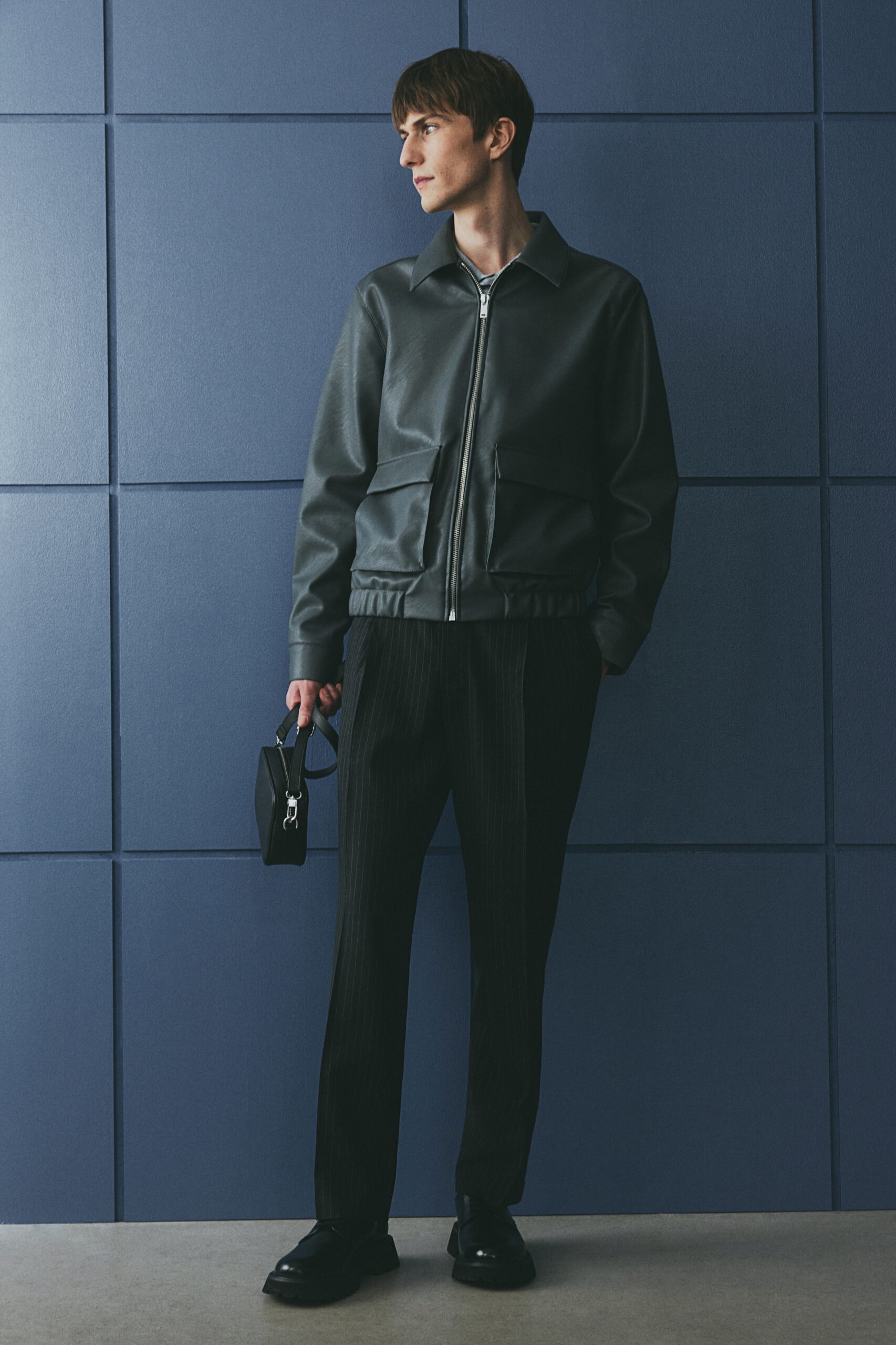 regular fit crease leg pants